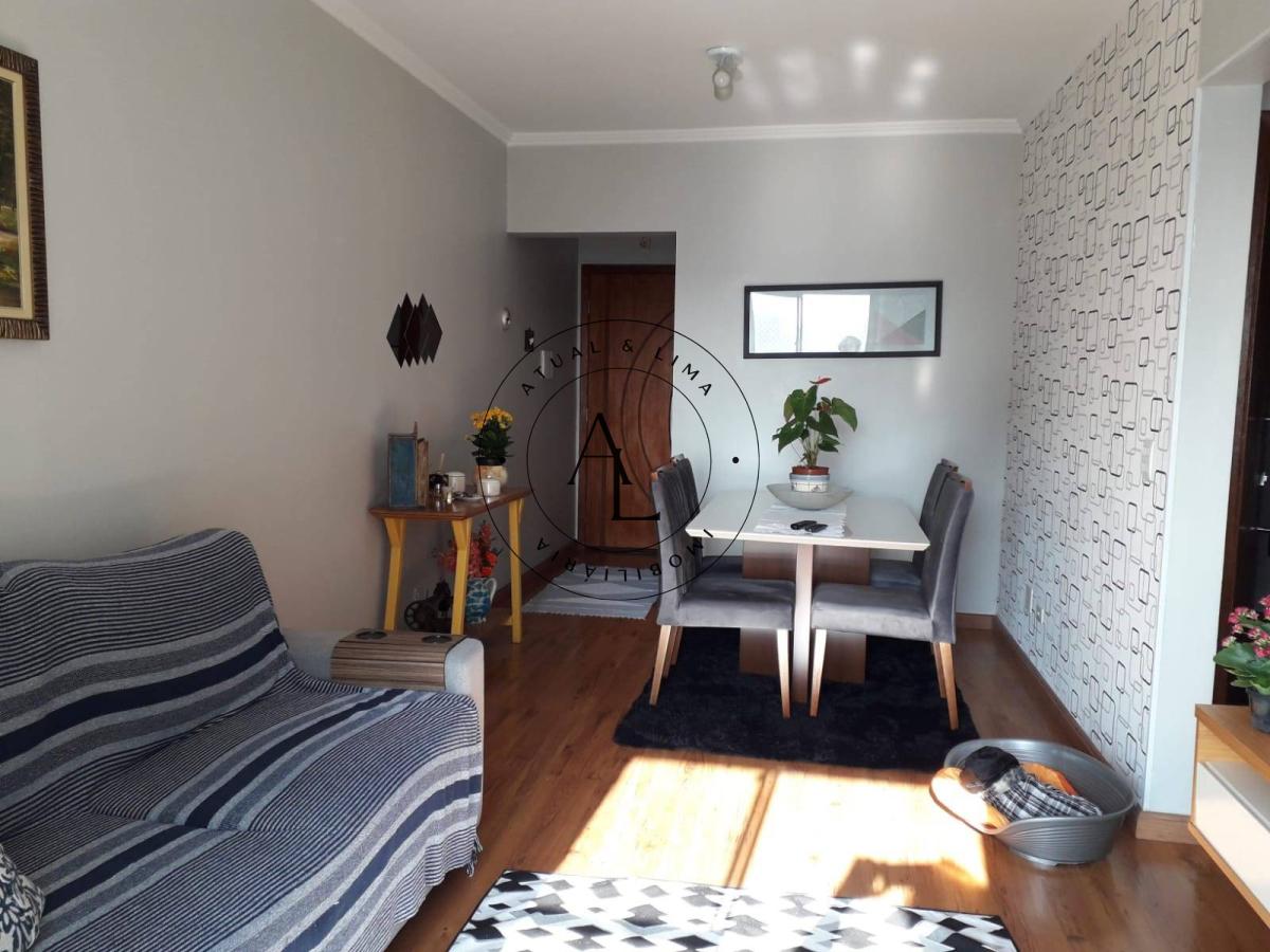 Apartamento à venda com 2 quartos, 70m² - Foto 2