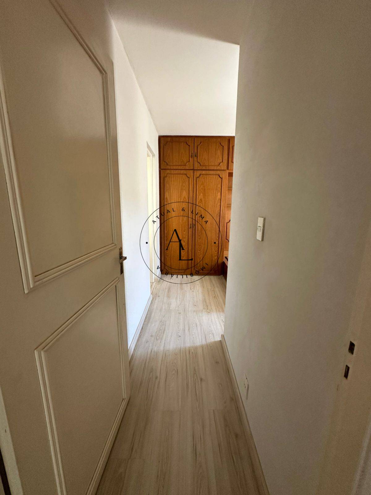 Apartamento à venda com 3 quartos, 80m² - Foto 2