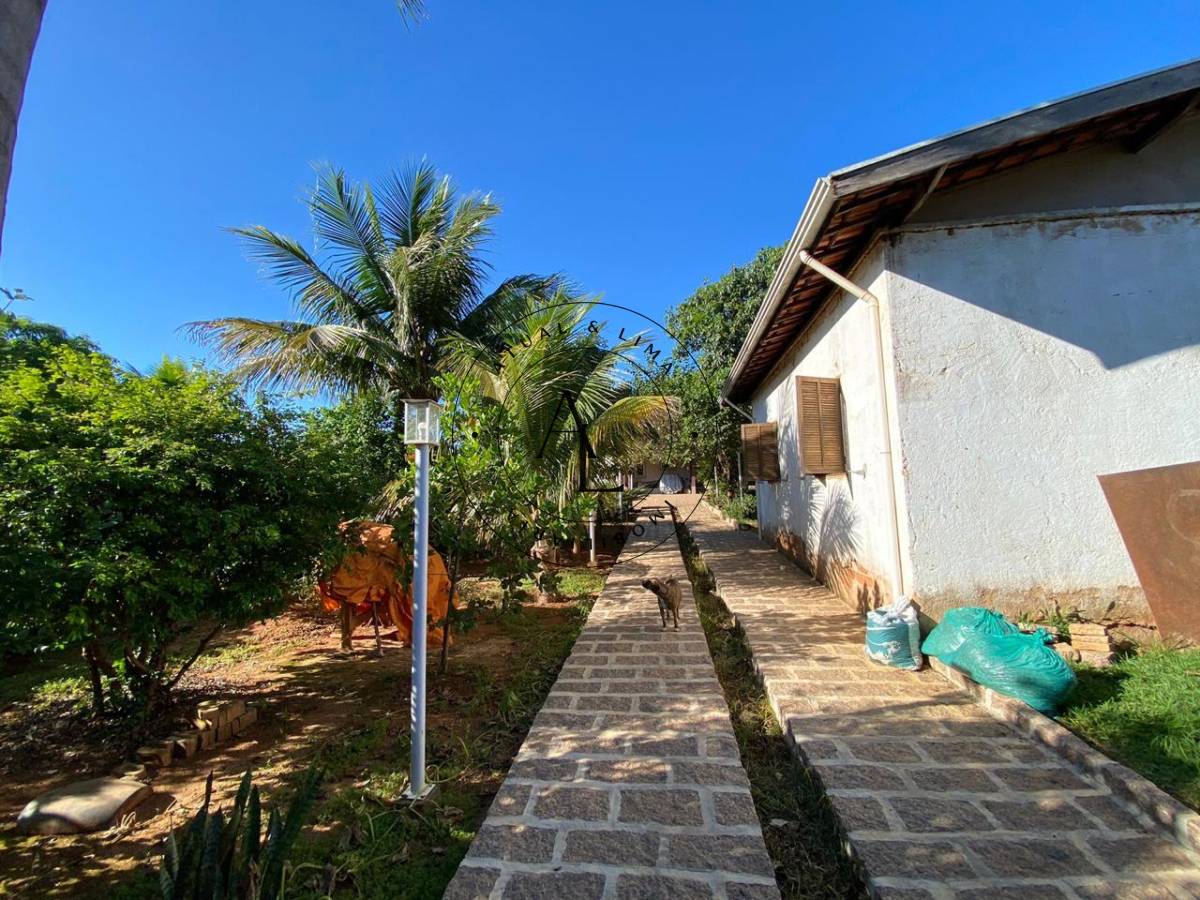 Fazenda à venda com 3 quartos, 180m² - Foto 2