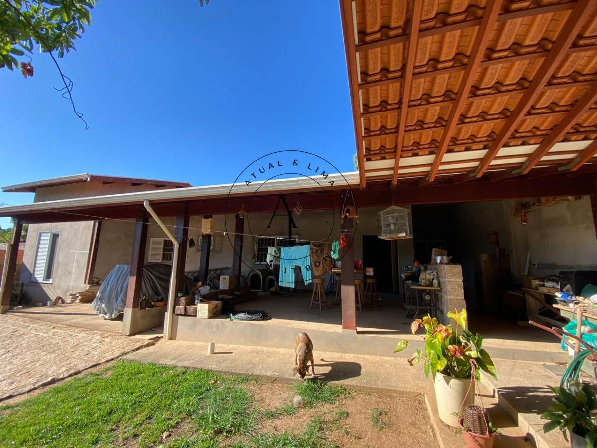 Fazenda à venda com 3 quartos, 180m² - Foto 1